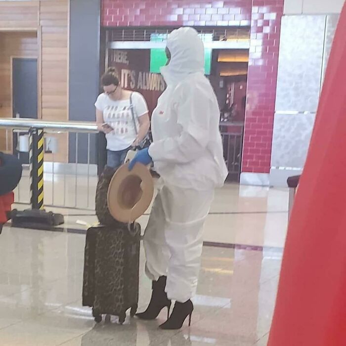 44 Hilariously Unhinged Photos That Summarize The Peak Of Covid Lockdown Madness