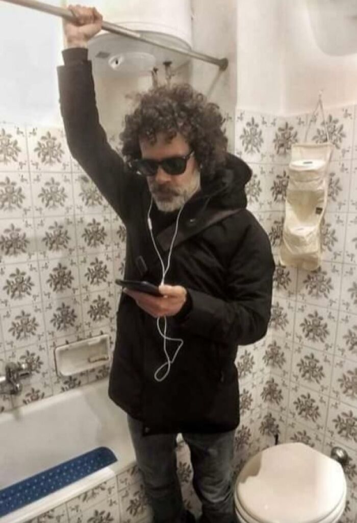 44 Hilariously Unhinged Photos That Summarize The Peak Of Covid Lockdown Madness