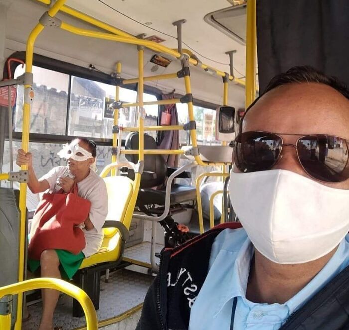 44 Hilariously Unhinged Photos That Summarize The Peak Of Covid Lockdown Madness