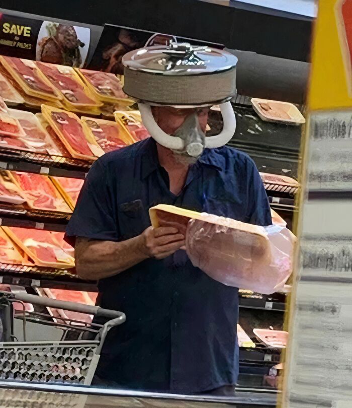 44 Hilariously Unhinged Photos That Summarize The Peak Of Covid Lockdown Madness