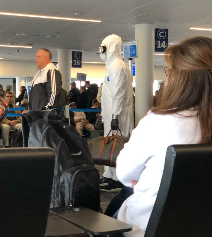 44 Hilariously Unhinged Photos That Summarize The Peak Of Covid Lockdown Madness