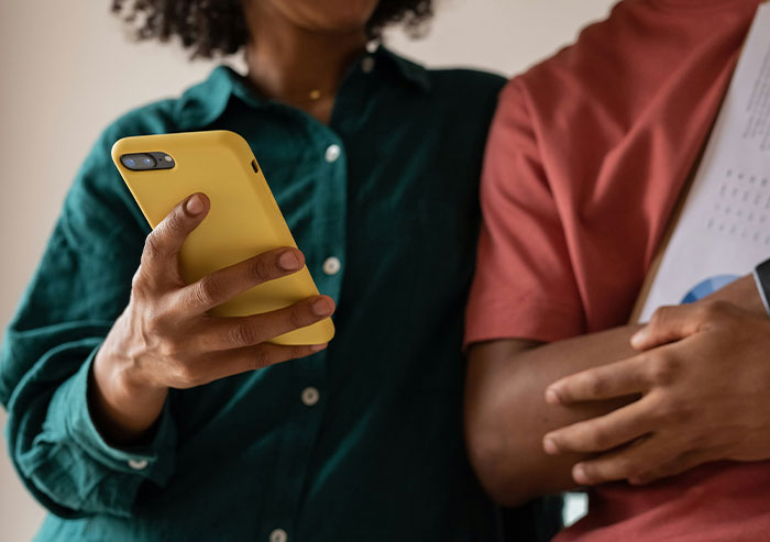 48 Times Someone Stumbled Upon Something Shocking On Another Person&rsquo;s Phone