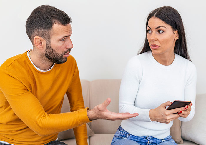 48 Times Someone Stumbled Upon Something Shocking On Another Person&rsquo;s Phone