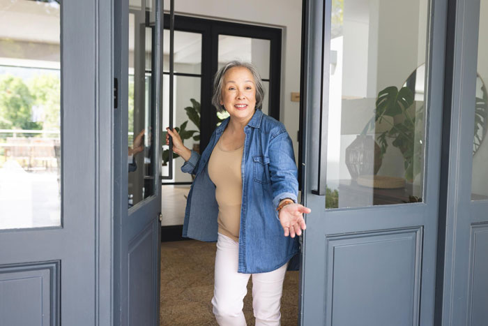 Temperatures Rise During Snowstorm After Lady Refuses To House Mom’s Neighbor And Their Dog Temperatures Rise During Snowstorm After Lady Refuses To House Mom’s Neighbor And Their Dog