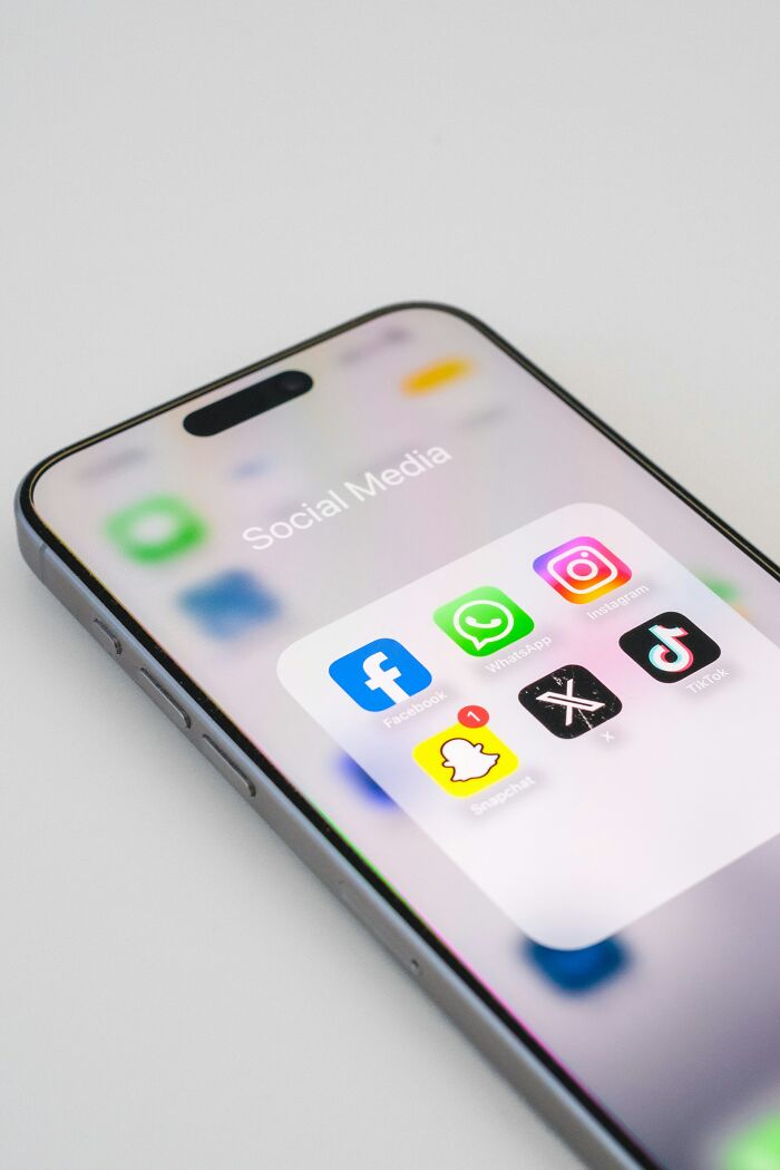 People Admit They Silently Judge Others If They Do These 97 Things