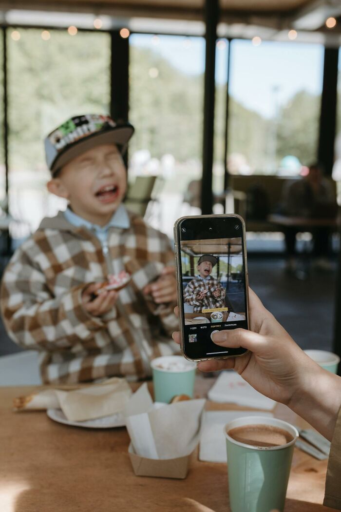 People Admit They Silently Judge Others If They Do These 97 Things