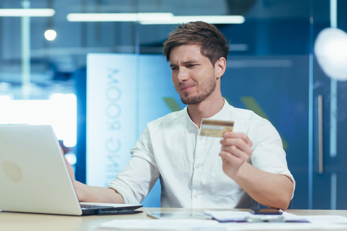 Financially Irresponsible Lady Spends Hundreds From Joint Account On Shopping, Mad As BF Cuts Funds