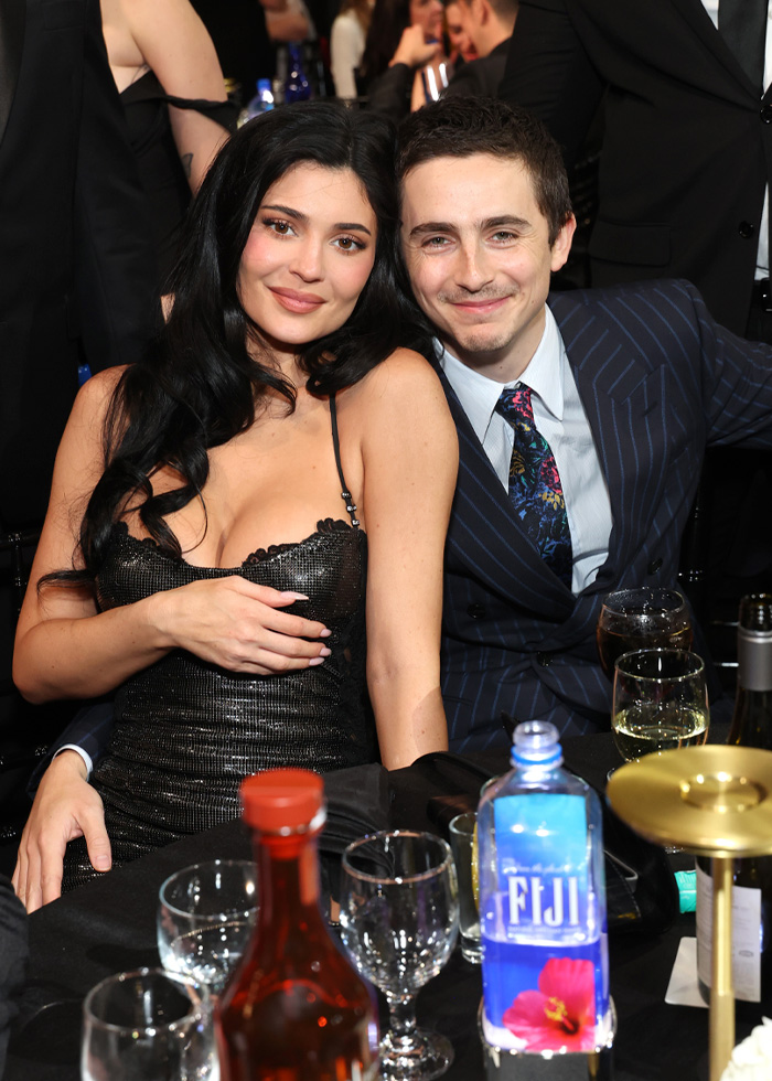 Timoth&eacute;e Chalamet’s Appearance At Hotel With Anamaria Vartolomei Reignites Conspiracy Theories