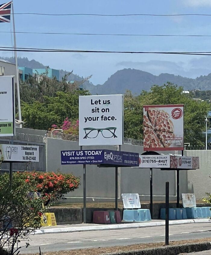 55 Bizarre, Absurd, And Hilarious Signs You Don&rsquo;t See Every Day (New Pics)