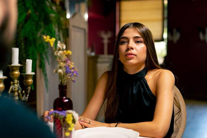 51 Red Flags That Got People Running Away After The First Date