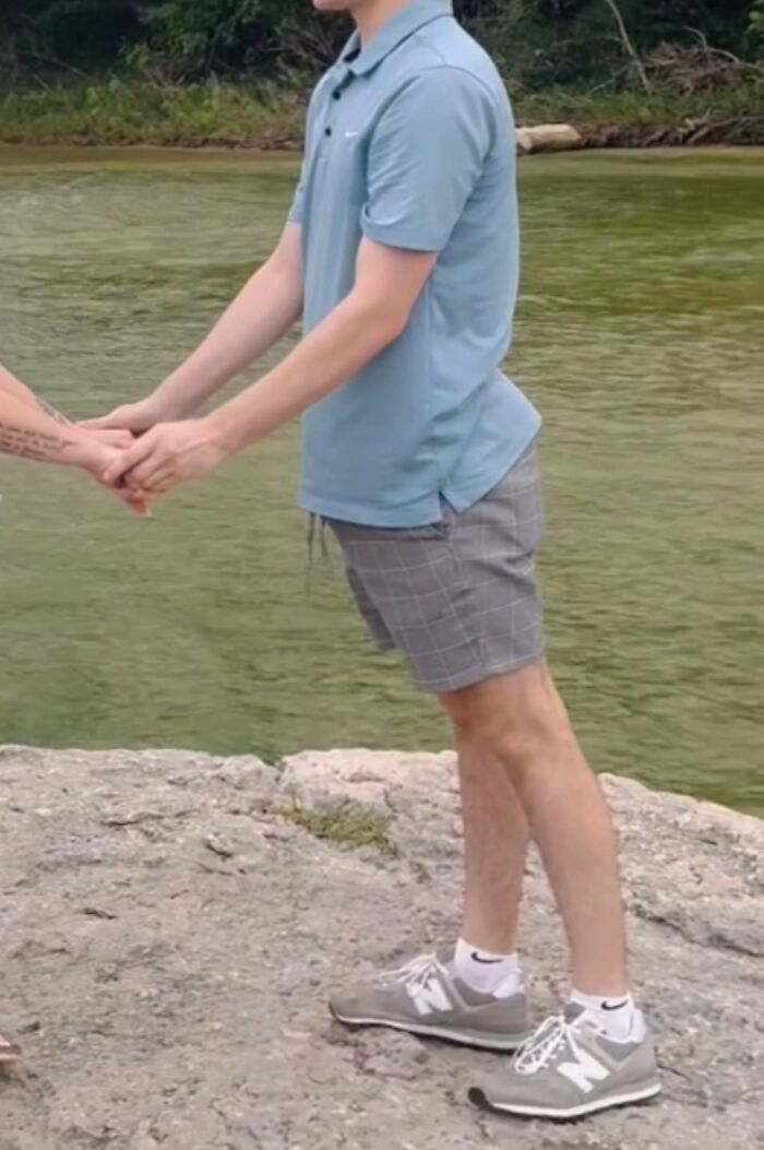 85 Times Men’s Hilariously Awkward Body Language Gave Women The Ick