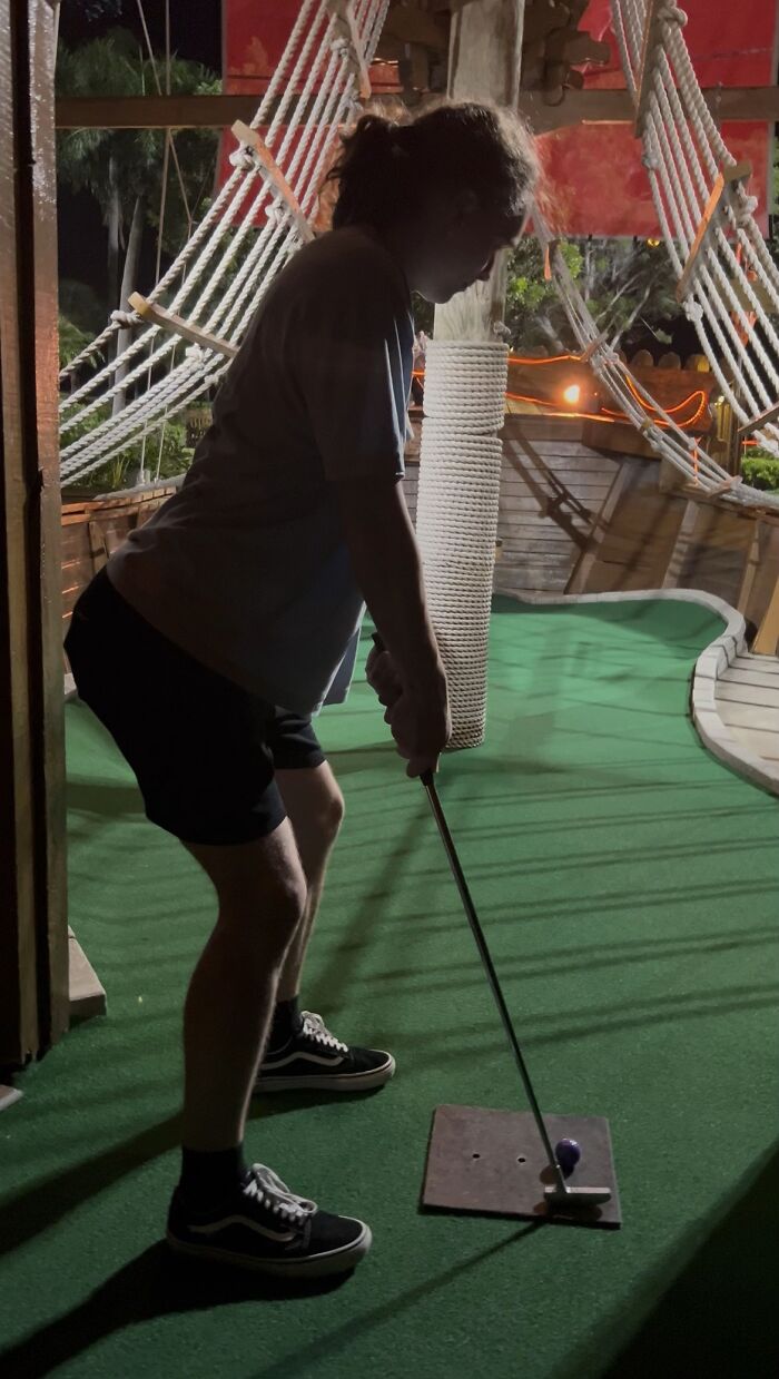 85 Times Men’s Hilariously Awkward Body Language Gave Women The Ick