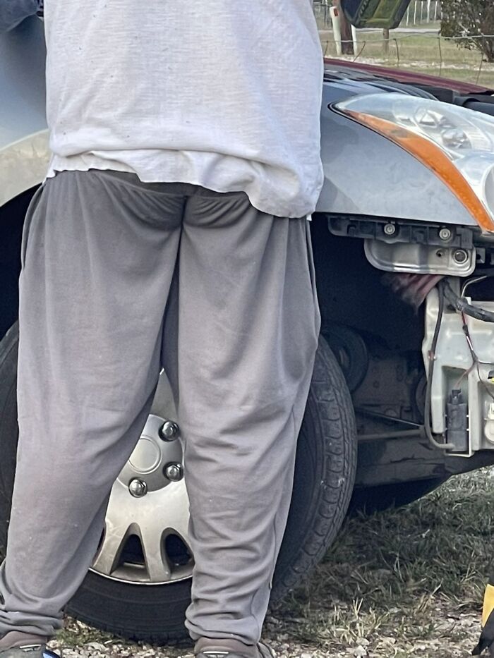 85 Times Men’s Hilariously Awkward Body Language Gave Women The Ick