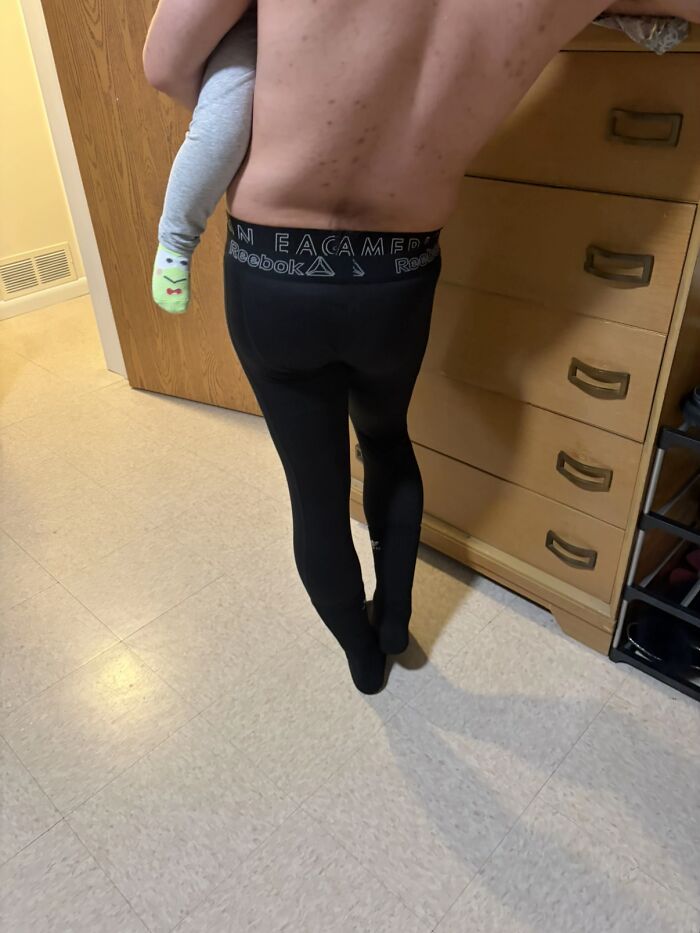 85 Times Men’s Hilariously Awkward Body Language Gave Women The Ick