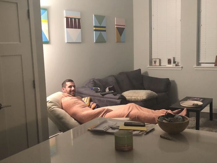 85 Times Men’s Hilariously Awkward Body Language Gave Women The Ick