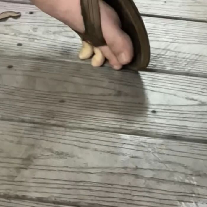 85 Times Men’s Hilariously Awkward Body Language Gave Women The Ick