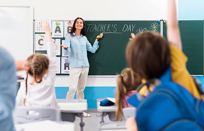 33 Stories About Friends Who Looked Innocent But Were Hiding Skeletons In Their Closet