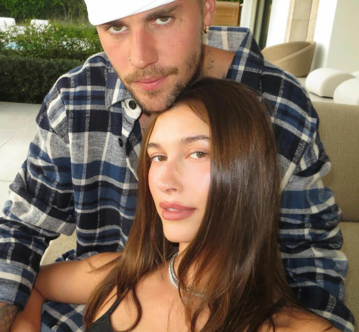 Fans Cry Foul After Justin Bieber Abandons Wife Hailey And Exits The Grammys With Another Woman