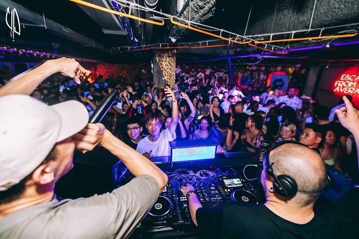 15 Cities In The World Where Sleep Is Optional