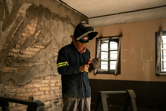 63 Times Men Tried To Assert Dominance But Made Fools Out Of Themselves