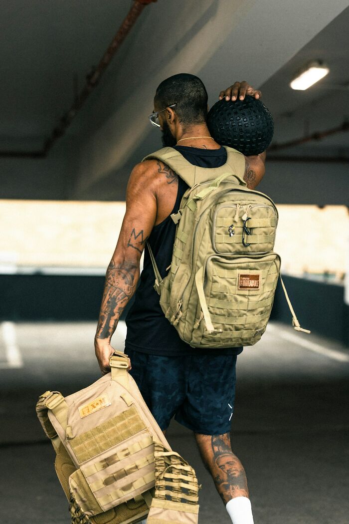 63 Times Men Tried To Assert Dominance But Made Fools Out Of Themselves