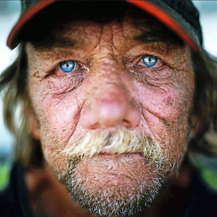 39 People Shared That One Photo That Hit Them Hard 39 People Shared That One Photo That Hit Them Hard