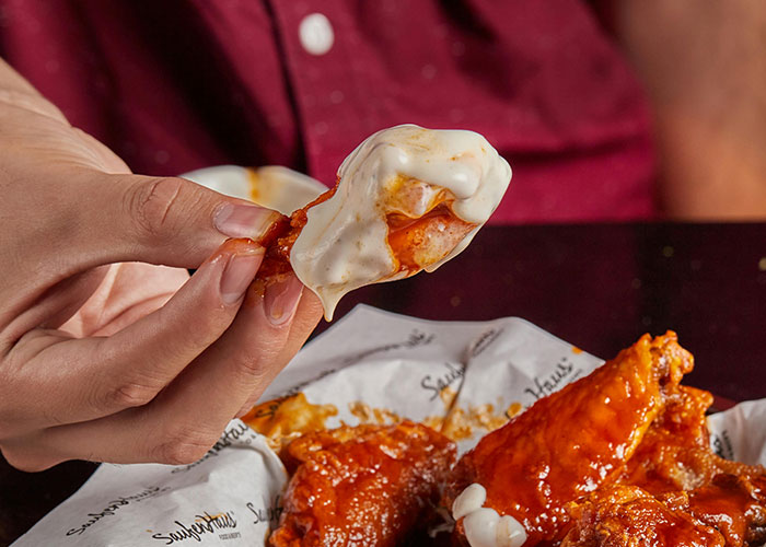 80 People Share The Exact Second Their Attraction Ended Because Of A Weird Ick They Got