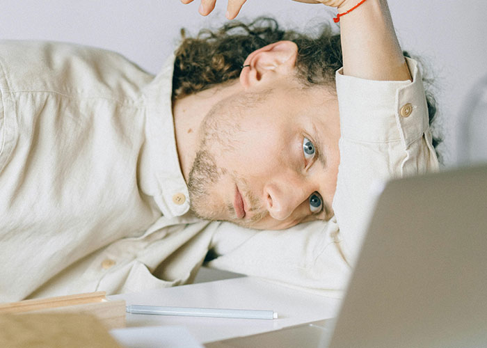 80 People Share The Exact Second Their Attraction Ended Because Of A Weird Ick They Got