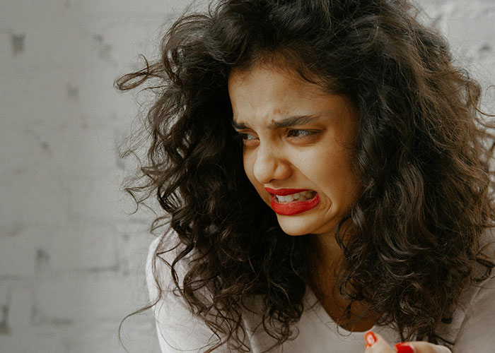 80 People Share The Exact Second Their Attraction Ended Because Of A Weird Ick They Got