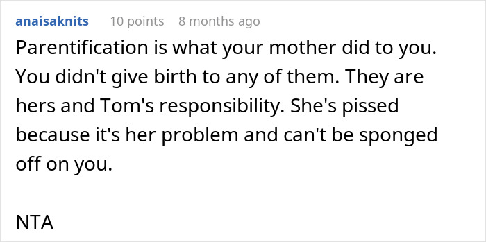 Teen Is Sick Of Being A Third Parent To 7 Kids At His Mom’s House: “I Ran Away”