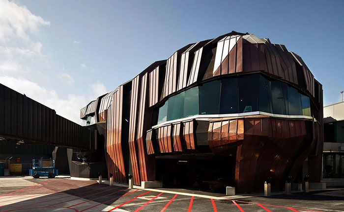 “This Architectural Malpractice Cost 1 Billion Dollars”: 56 Buildings So Ugly, Locals Are Still Mad They Exist