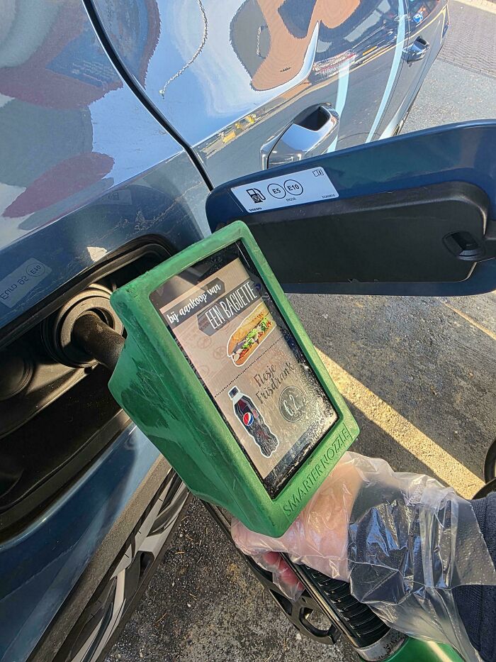 &ldquo;Keep The Peasant Class Distracted&rdquo;: 80 Brutal Reminders Of How Bad Consumerism Has Gotten (New Pics)