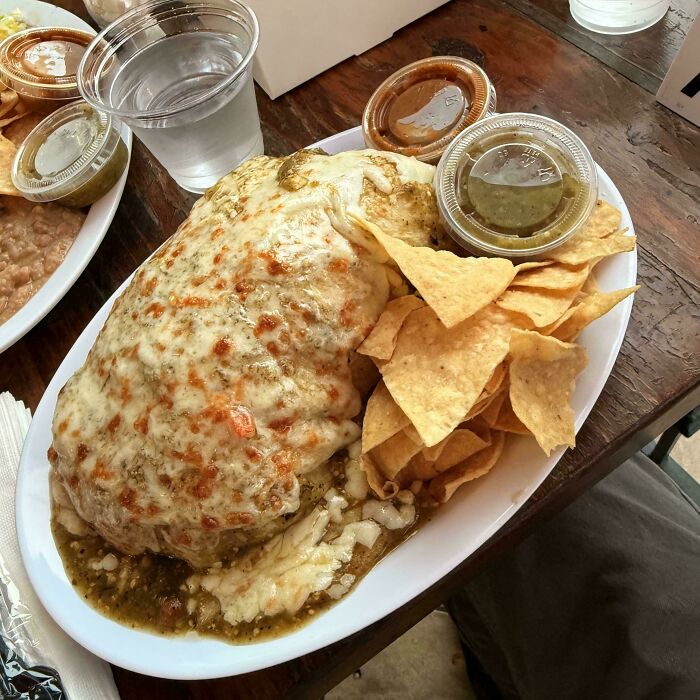 ‘Absolute Units’: 82 Times People Saw Something So Big, They Just Had To Share (New Pics) ‘Absolute Units’: 82 Times People Saw Something So Big, They Just Had To Share (New Pics)