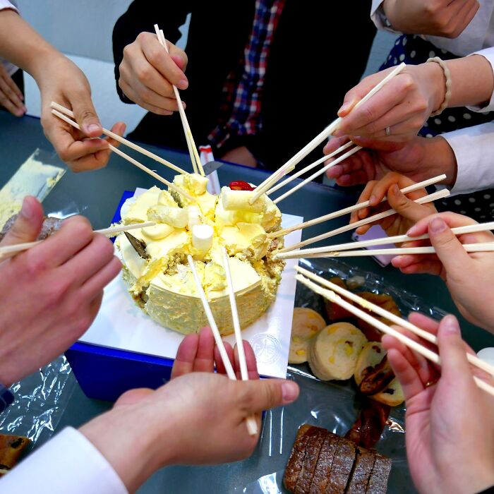 “No One Uses Bedsheets”: 41 Culture Shocks International Couples Experienced After Marriage