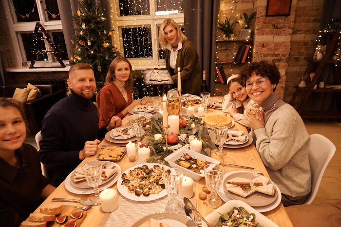 “No One Uses Bedsheets”: 41 Culture Shocks International Couples Experienced After Marriage