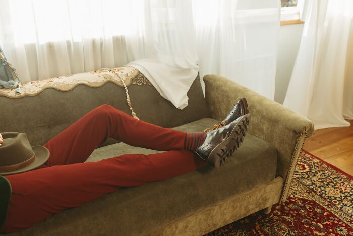 “No One Uses Bedsheets”: 41 Culture Shocks International Couples Experienced After Marriage