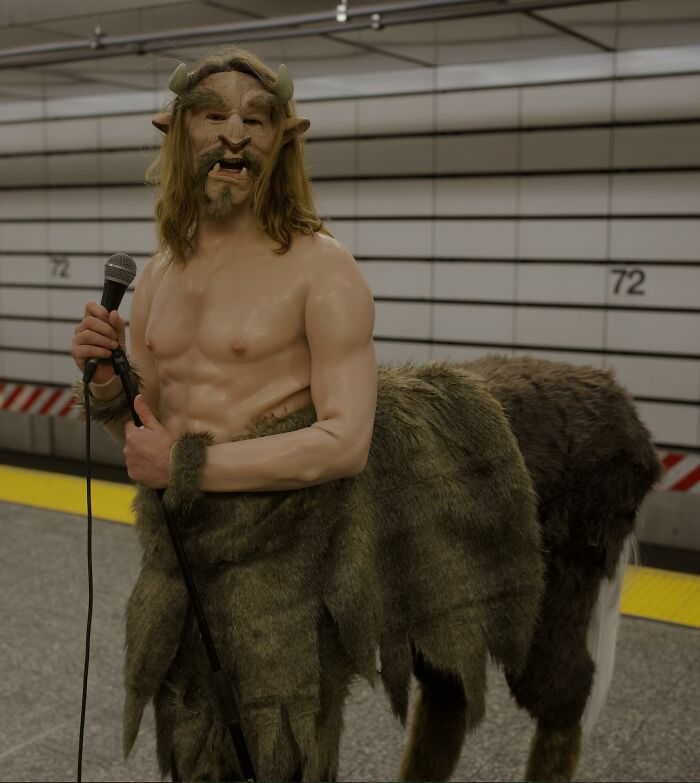 75 Unhinged Things Seen On The Subway That Prove It’s An Entirely Different World 75 Unhinged Things Seen On The Subway That Prove It’s An Entirely Different World