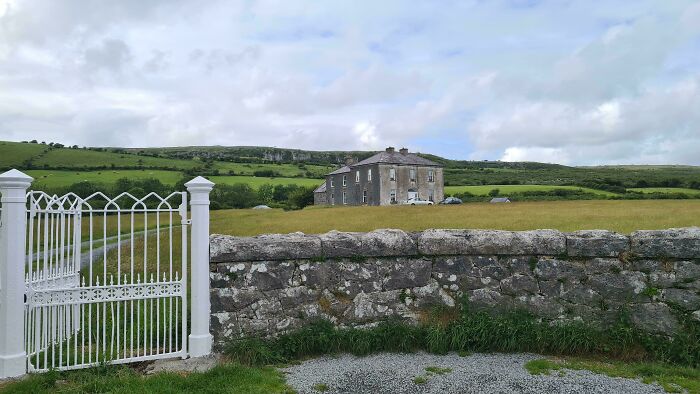 Brits Are Sharing Funny Pics From Their Daily Lives And These 58 Are Simply Exquisite (New Pics) Brits Are Sharing Funny Pics From Their Daily Lives And These 58 Are Simply Exquisite (New Pics)