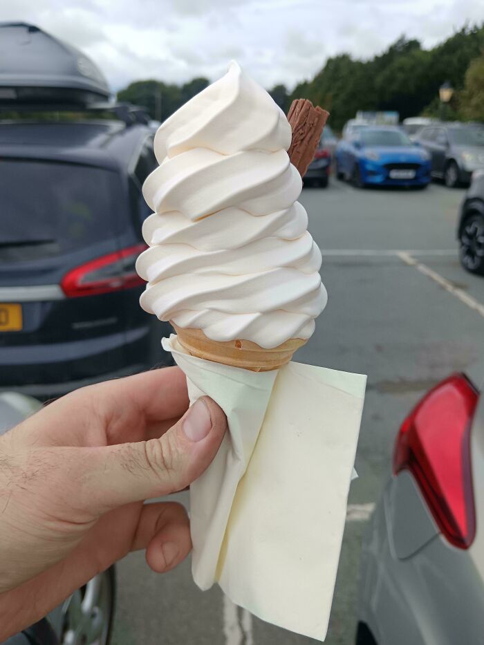 Brits Are Sharing Funny Pics From Their Daily Lives And These 58 Are Simply Exquisite (New Pics) Brits Are Sharing Funny Pics From Their Daily Lives And These 58 Are Simply Exquisite (New Pics)