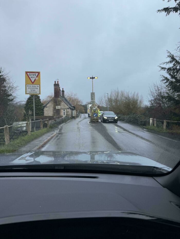 Brits Are Sharing Funny Pics From Their Daily Lives And These 58 Are Simply Exquisite (New Pics) Brits Are Sharing Funny Pics From Their Daily Lives And These 58 Are Simply Exquisite (New Pics)