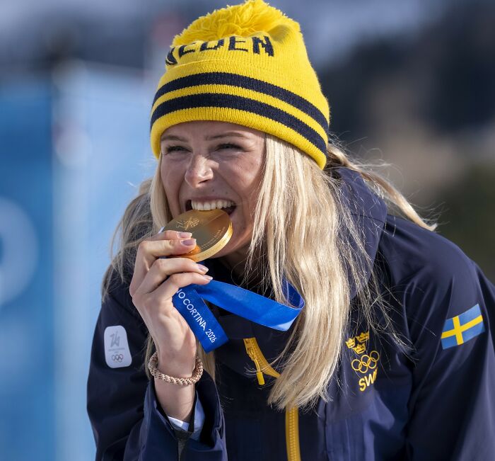 “Ordered From TEMU”: Investigation Launched After Multiple Olympians Reveal Their Medals Broke “Ordered From TEMU”: Investigation Launched After Multiple Olympians Reveal Their Medals Broke