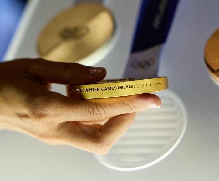 “Ordered From TEMU”: Investigation Launched After Multiple Olympians Reveal Their Medals Broke “Ordered From TEMU”: Investigation Launched After Multiple Olympians Reveal Their Medals Broke