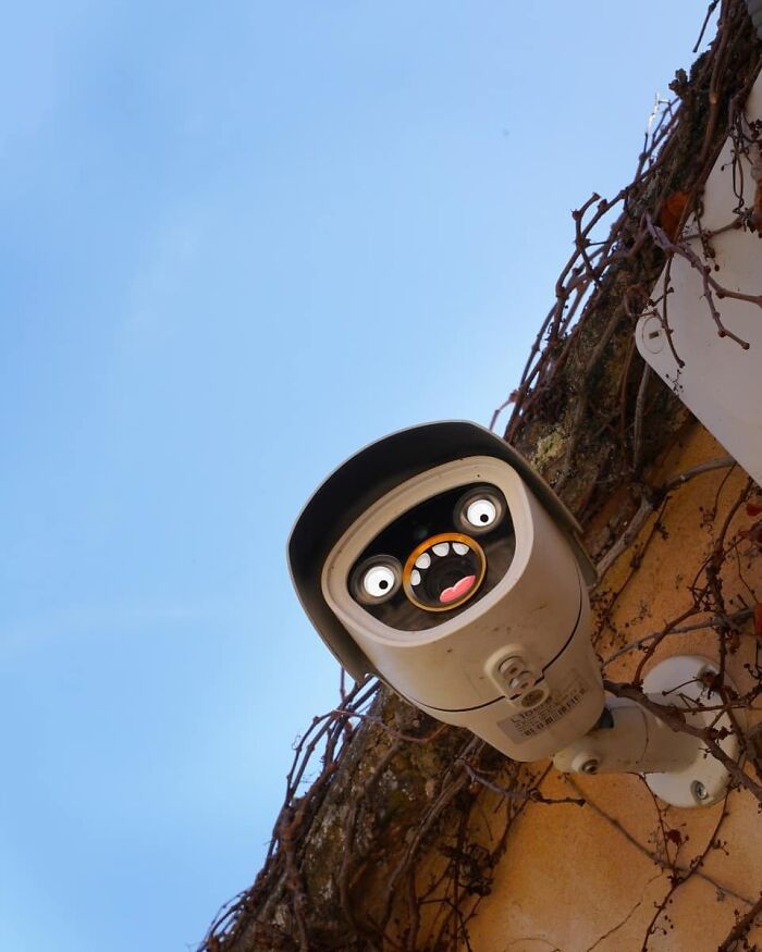 This Artist&rsquo;s Photo Doodles Make The World Look Like It&rsquo;s Secretly Alive (77 Pics)