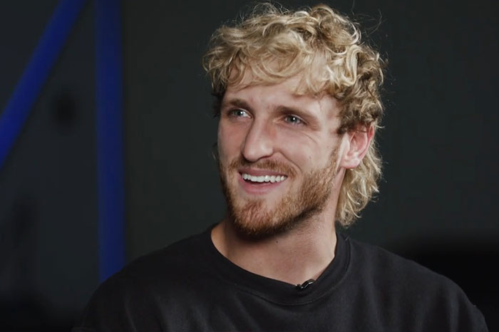 “Beyonc&eacute;”: 57 Celebrities Who Lost Their Fans For Good