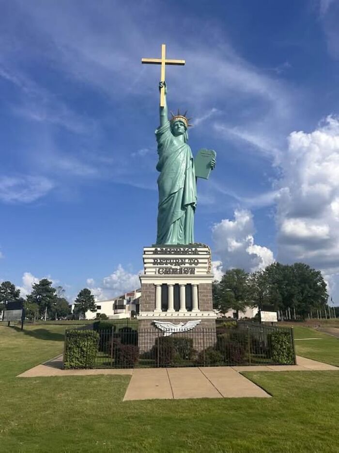 If You Want To See Something New And Quirky In The USA, Here Are 77 Giant Roadside Attractions You Can’t Miss If You Want To See Something New And Quirky In The USA, Here Are 77 Giant Roadside Attractions You Can’t Miss