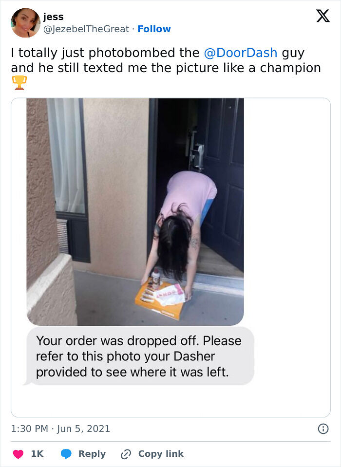 55 Of The Most Hilarious Delivery Confirmation Pics Drivers Sent Out To Customers