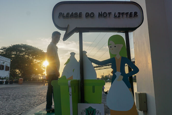 Beware Of The Camera Ambush: I Capture Spontaneous And Funny Street Moments In Malaysia (30 Pics)
