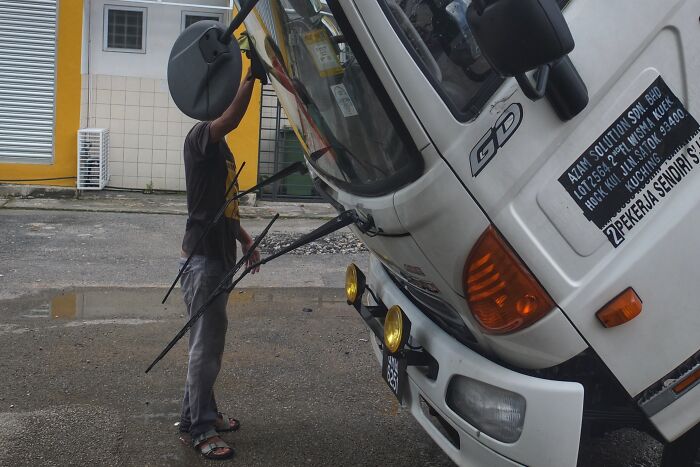 Beware Of The Camera Ambush: I Capture Spontaneous And Funny Street Moments In Malaysia (30 Pics)
