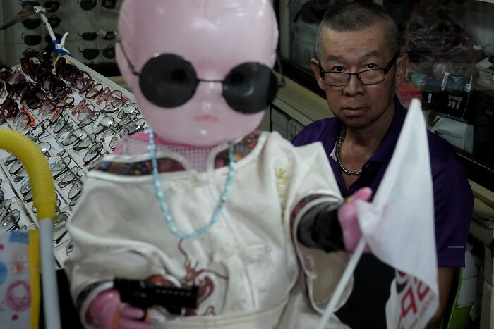 Beware Of The Camera Ambush: I Capture Spontaneous And Funny Street Moments In Malaysia (30 Pics)