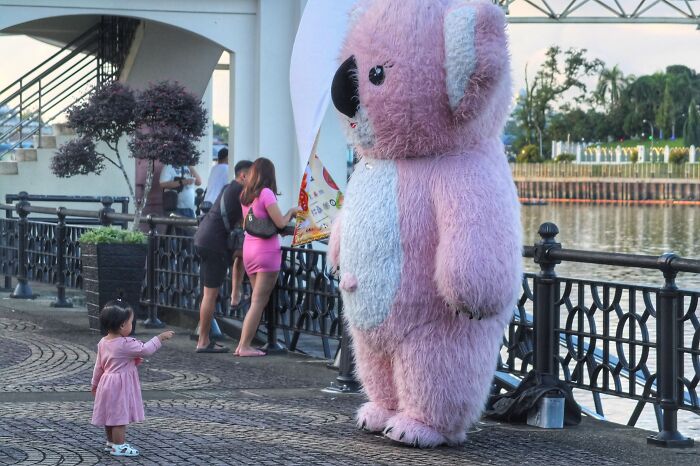 Beware Of The Camera Ambush: I Capture Spontaneous And Funny Street Moments In Malaysia (30 Pics)